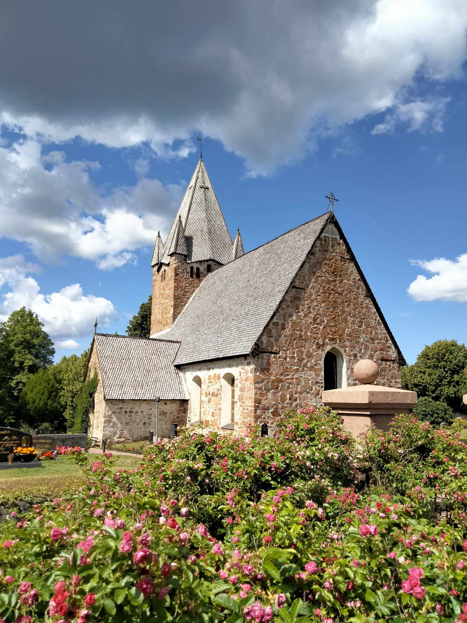 Sankt Mikaels kyrka, Finström Finströms kyrka